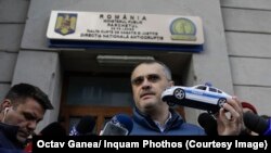 Coordonatorul Departamentului de Politici Publice al USR, Cristian Ghinea, a depus joi, 14 decembrie, o contestație la decizia clasării dosarului privind cumpărarea de BMW-uri de către Poliție.