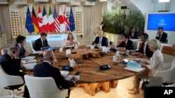 Илустрација, состанок на лидерите на Г7