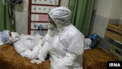 تصویری از خستگی پرستاران در ایران در دوران همه‌گیری کرونا