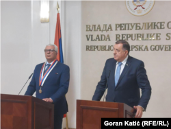 Mandić i Dodik na uručenju Ordena, maj 2023.