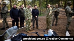 Уладзімір Зяленскі на мяжы Ўкраіны і Беларусі ў Валынскай вобласьці. Архіўнае фота