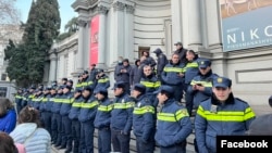 Грузин полициясы.