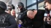 Suspectul atacului asupra sediului Ambasadei Israelului la București este scos din sediul Secției 14 Poliție 