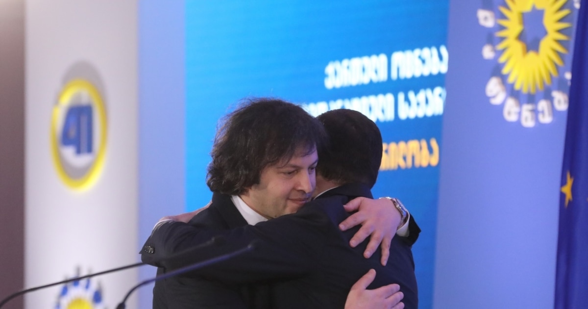 მაქვს პასუხები, მაგრამ არა თქვენთვის, გამოძიებას მიმართეთ - კობახიძე ღარიბაშვილის სახლის ჩხრეკაზე