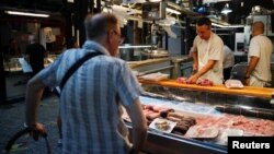 Prodaja mesa na pijaci (ilustrativna fotografija)