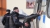 Задержание мигранта в Москве, иллюстративное фото
