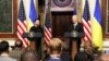 Președintele Ucrainei, Volodimir Zelenski, și președintele SUA, Joe Biden, la o conferință de presă la Washington, 12 decembrie 2023. (Foto: Leah Millis, Reuters)