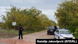 Policija u blizini Horgoša u Srbiji, nedaleko od granice sa Mađarskom, 27. 10. 2023. 