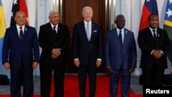 Predsjednik SAD-a Joe Biden sa predsjednikom Federalnih Država Mikronezije, premijerom Fidžija, premijerom Solomonovih ostrva i premijerom Papue Nove Gvineje i drugima na samitu američko-pacifičkih ostrva, u Bijeloj kući u Washingtonu, SAD, 29. septembra 2022.