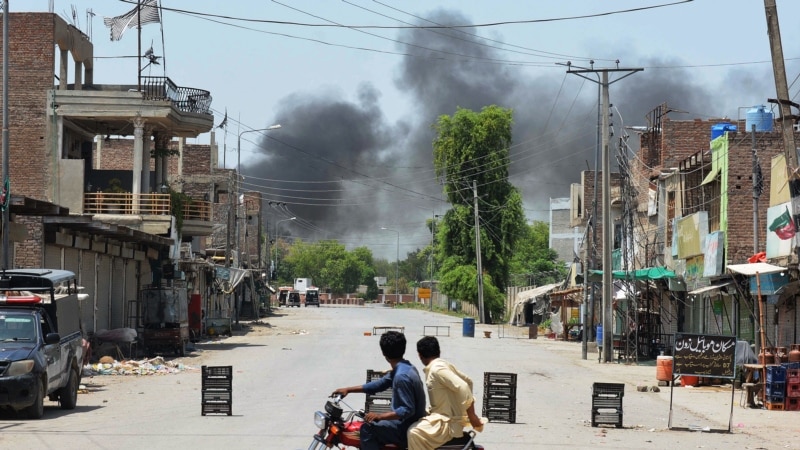 نیروهای امنیتی پاکستان چهار حمله کننده به یک مرکز نظامی را کُشتند