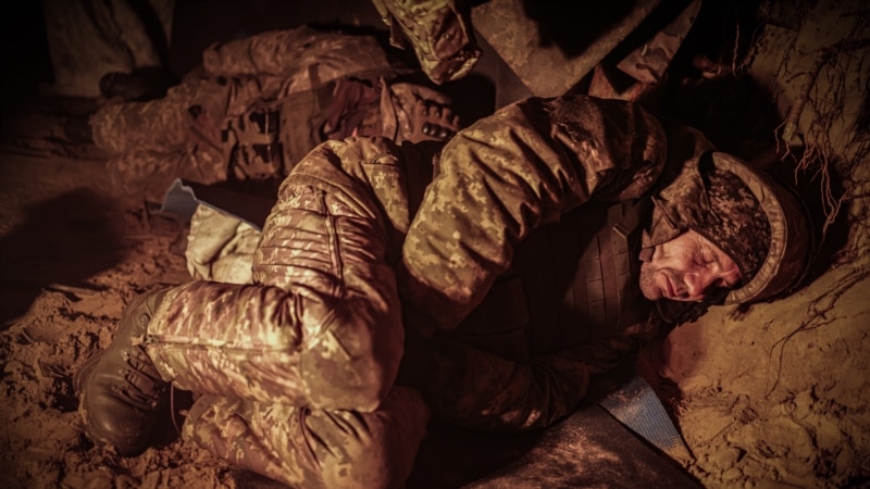 Život u prljavštini: Ukrajinske snage u rovovima blizu Kupjanska
