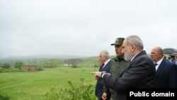 Armenia - Prime Minister Nikol Pashinian visits a newly delimited section of the border with Azerbaijan in Tavush, May 25, 2024.