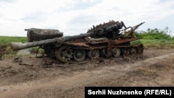 Знищений російський танк у селі Новодарівка, звільненому від військ РФ, Запорізька область, 2 липня 2023 року