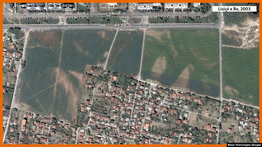 Vetë emri Lisiçë e Re flet për vendbanimin, i cili është duke u urbanizuar shumë kohëve të fundit. Nëse deri dy dekada më parë ishte ende e mundshme të shihej se zona e tokës së pazhvilluar dominonte në një prej fushave më pjellore në luginën e Shkupit, sot mund të shihet se si janë ngritur një mori ndërtesash atje.