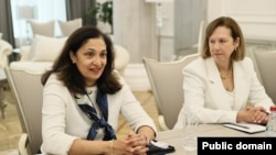 Armenia - U.S. Under Secretary of State Uzra Zeya (left) meets Armenian Prime Minister Nikol Pashinian, Yerevan, July 13, 2024.