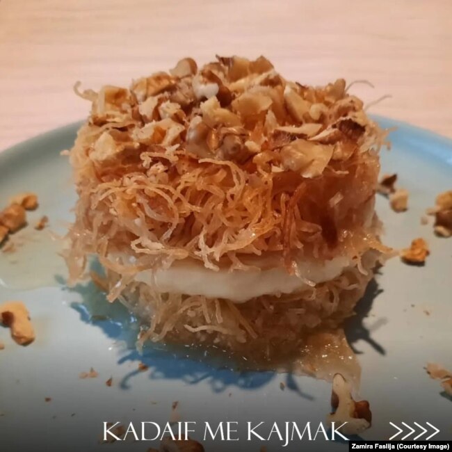 Kadaifi me kajmak i përgatitur nga Zamira Faslija.