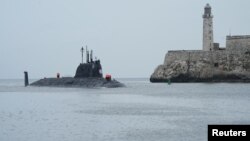یک زیر دریایی جنگی روسیه در سواحل کیوبا 