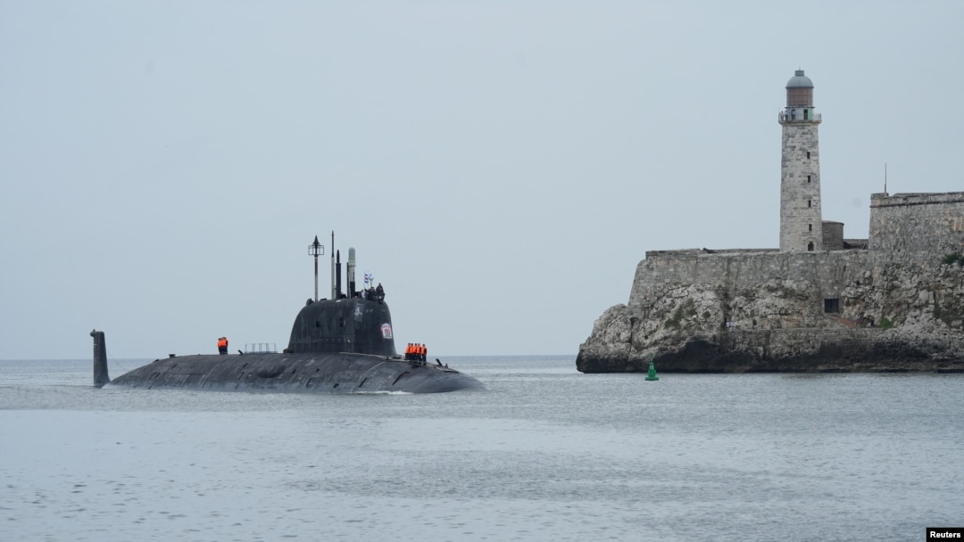 Submarinul rus cu propulsie nucleară Kazan intră în golful Havanei pe 12 iunie.