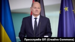 «Це рішення, яке я схвалив як канцлер, і я дотримуюсь його», – сказав Олаф Шольц, наголосивши, що наразі існує «дуже багато аргументів» проти постачання Україні цих ракет 