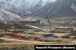 Facilities under construction that are owned by TALCO Gold, a joint gold-mining venture between Tajikistan's state metals firm TALCO and China's Tibet Huayu Mining Co., in western Tajikistan in 2021.