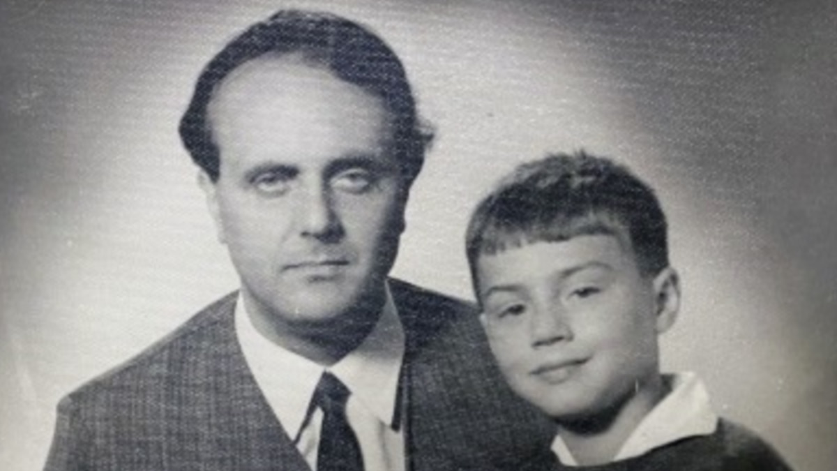 Бащите си отиват заедно с епохата, за която са разказвали.