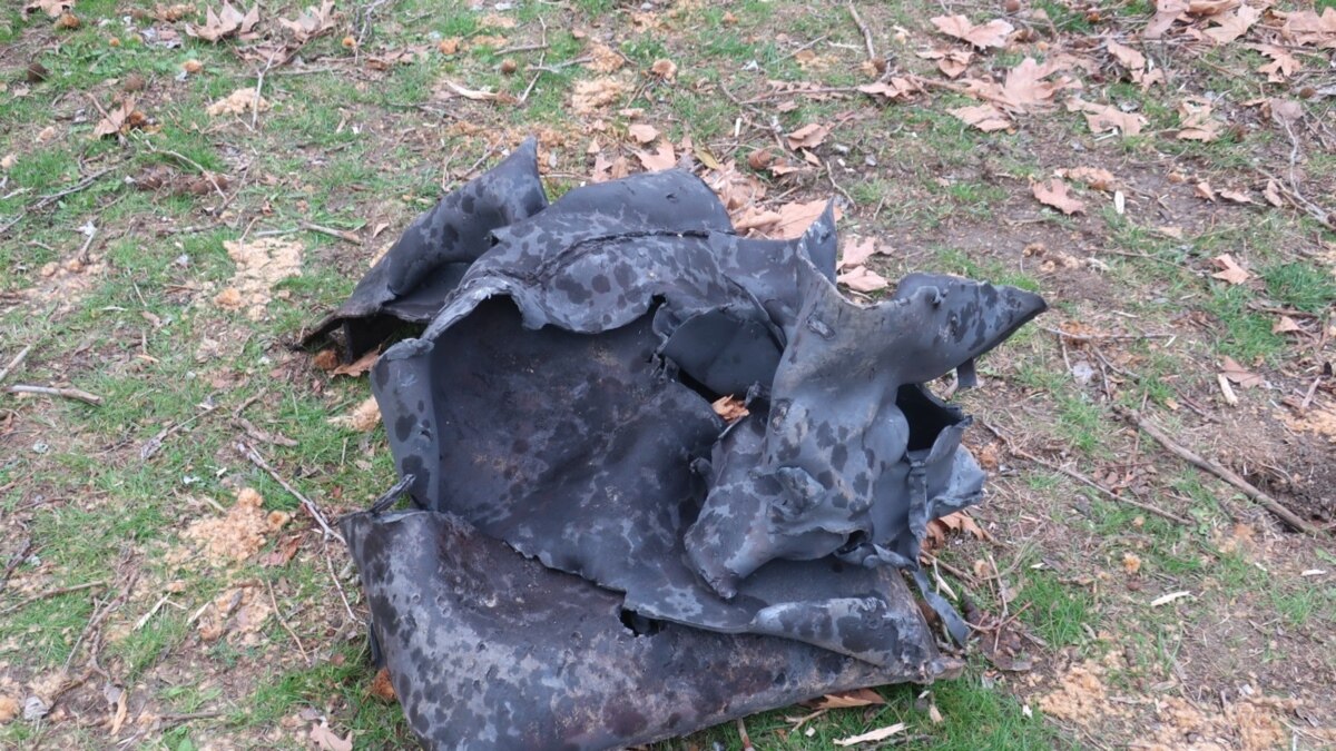 В Феодосии собирают куски металла после взрыва в порту – фото