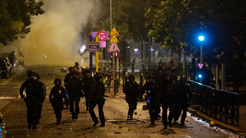 Të paktën 150 të arrestuar gjatë trazirave në Francë