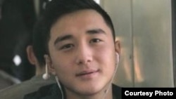 Ұлттық ұлан сапында әскери борышын өтеп жүріп жұмбақ жағдайда ауыр жарақат алған Ербаян Мұхтардың әскерге дейін түскен суреті (жеке архивтен алынған)