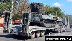 В районе Перевального перебрасывают военную технику РФ