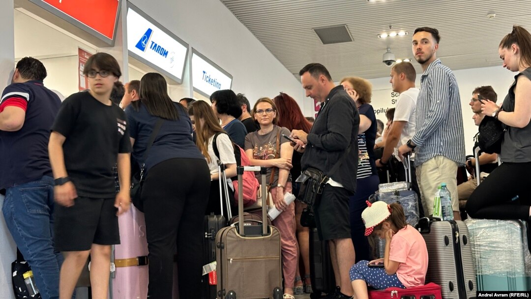 Refuzul piloților Tarom de a realiza zborurile a dus la cozi si aglomerație în aeroportul Henri Coandă din Otopeni pe 8 iulie 2024.