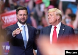  Тръмп и Ди Ванс по време на предизборния протест, 20 юли 2024 година 