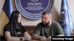 Ирина Крынина дает интервью украинскому журналисту Дмитрию Карпенко