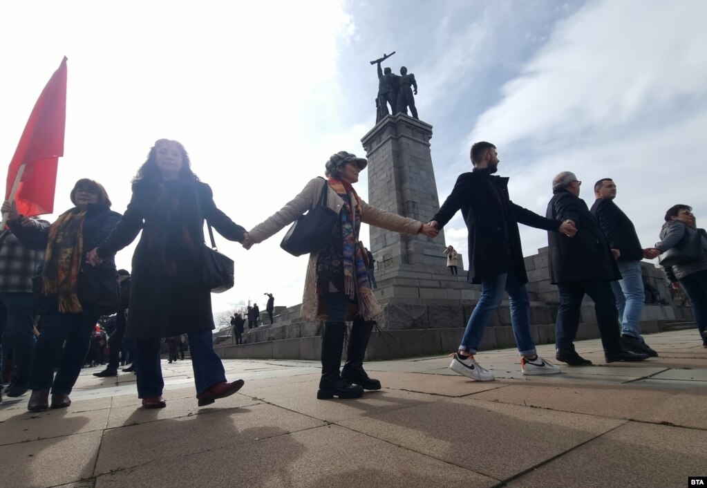 These protesters gathered around Sofia’s Monument to the Soviet Army on March 9 as the municipal council held a vote on whether to remove the landmark from the center of the Bulgarian capital.