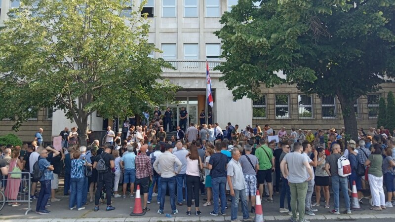 Pet odgovora o smeni dvojice policajaca u Srbiji i slučaju 'Jovanjica'