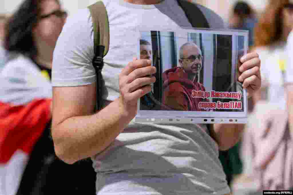 Protestatarii au ieșit în stradă, cerând alegeri corecte și înlătuerarea lui Lukașenko de la putere. Guvernul a răspuns cu brutalitate și arestări în masă. Represiunea a fost condamnată la nivel internațional.