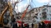 Зруйнований в результаті російського ракетного удару будинок в Запоріжжі, березень 2023 року