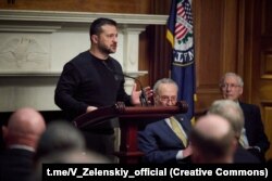 Владимир Зеленский во время выступления перед американскими сенаторами, 12 декабря 2023 года