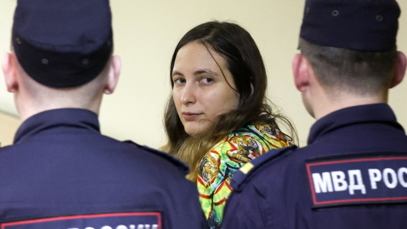 Russian Activist Reappears After Unexpected Transfer From Detention Center 