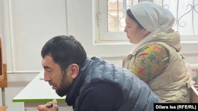 Тізбектелген әйелді ұрады