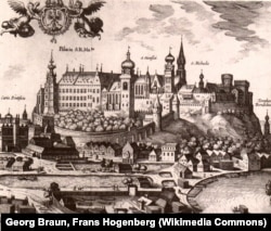 Замковий комплекс Вавель (XVI століття) на однойменному пагорбі у Кракові, традиційне місці коронації королів.