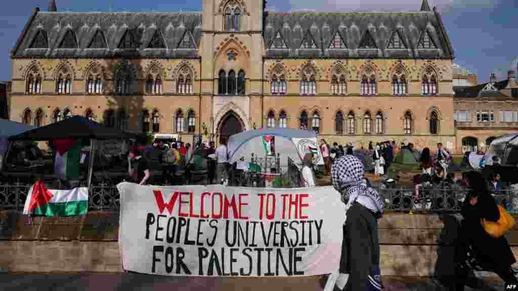 A hallgatók sok helyen tiltakoznak Izrael gázai katonai akciója ellen.&nbsp; Üdvözöljük a palesztin nép egyetemén feliratú transzparens az Oxfordi Egyetemen, a kelet-angliai Oxfordban 2024. május 7-én