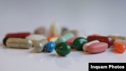 Comisia Europeană a solicitat statelor membre să suspende autorizaţia de vânzare pentru zeci de medicamente testate de compania indiană Synapse Labs. 