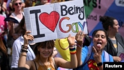 Broj zločina iz mržnje usmjerenih na lezbejsku, gej, biseksualnu i trans zajednicu raste u Njemačkoj, prema službeno registrovanim slučajevima porasli su za 15,5% 2022. godine. (foto: Parada ponosa u Berlinu, juli 2023.)