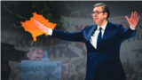 Presednik Srbije Aleksandar Vučić pored mape Kosova, ilustracija