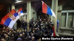 Protest ispred beogradske skupštine na poziv opozicione koalicije "Srbija protiv nasilja" zbog navoda o izbornoj krađi, 24. decembar 2023.