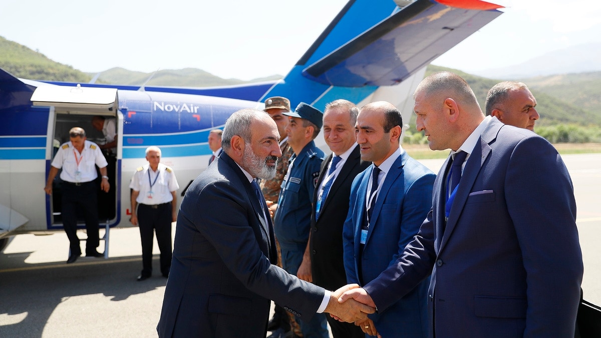 Armenian PM Makes First Trip To Syunik By Plane - Vimarsana News
