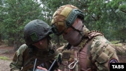 У Білорусі залишається менше тисячі бойовиків ПВК «Вагнера», але «це грає на руку Кремлю і впливає на Україну», повідомляє Міністерство оборони Британії