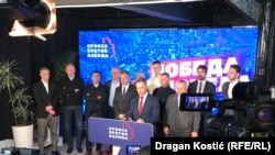 Lideri opozicione koalicije "Srbija protiv nasilja" nakon saopštavanja izbornih rezultata, 17. decembar