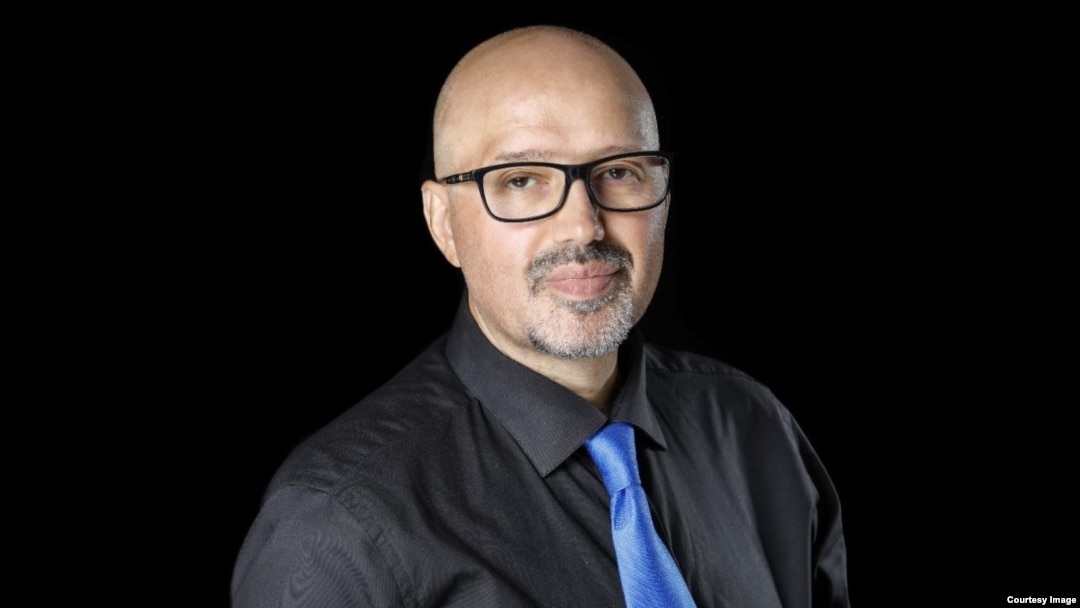 Consultantul imobiliar Costel Pîrvu spune că locuința achiziționată ar trebui să fie cât mai aproape aproape de job și de rude. 