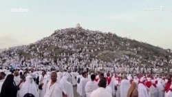 نن سلګونه زره حاجيان د عرفات په ميدان کې راغونډ شوي